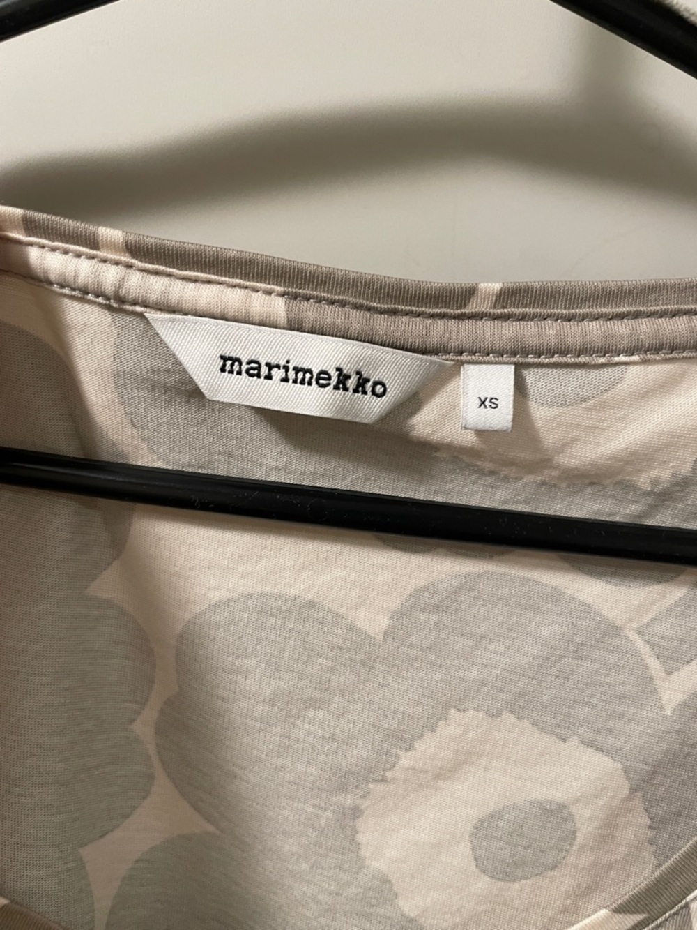 Marimekko Unikko Long-Sleeve Floral Tee beige/ cream - Picture 2 of 4